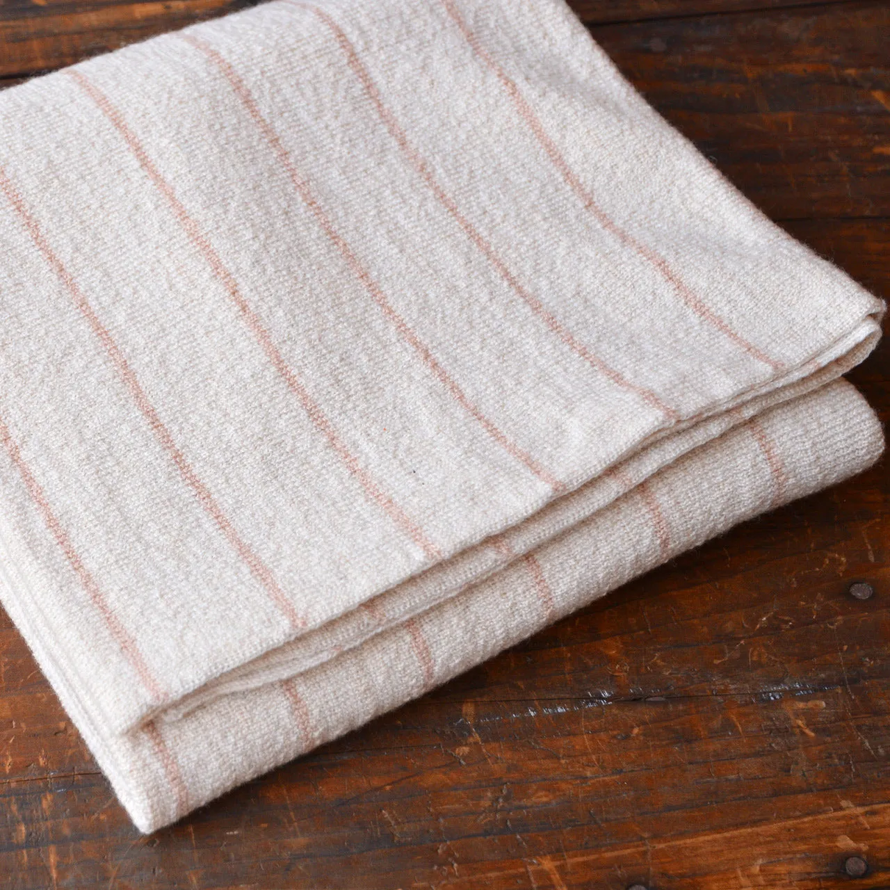 Hvid Harry Baby Blanket - 100% Merino Wool - Cream & Apricot Stripe (75x90cm)