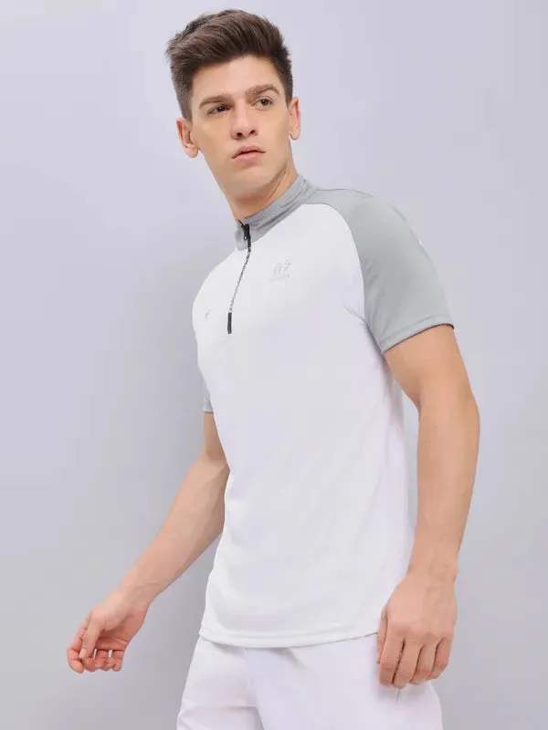 Men Colorblock Slim Fit Mock Neck T-shirt with TECHNO COOL 